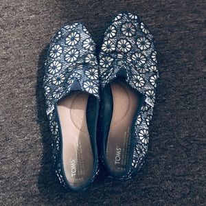 Navy and gold flower Toms